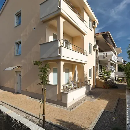 Apartments Mirjana * Central Location And Close To Beach Punat Esterno foto