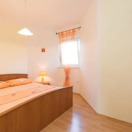 Apartments Mirjana * Central Location And Close To Beach Punat Esterno foto