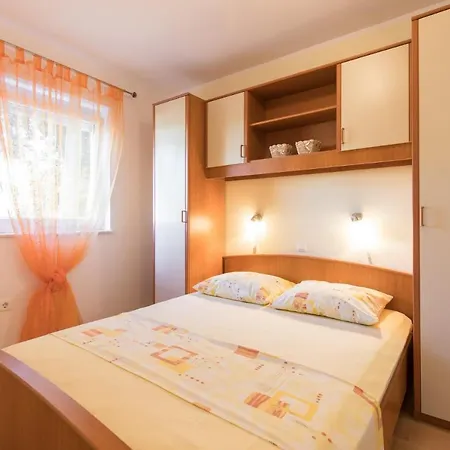 Apartments Mirjana * Central Location And Close To Beach Punat Esterno foto
