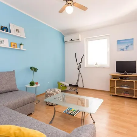 Apartments Mirjana * Central Location And Close To Beach Punat Esterno foto