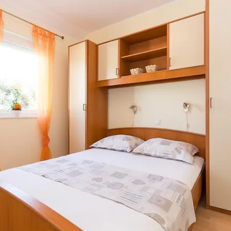 Apartments Mirjana * Central Location And Close To Beach Punat Esterno foto