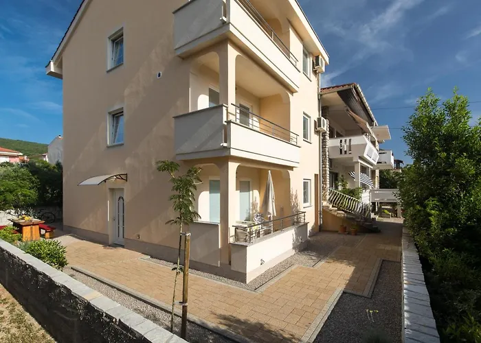 Apartments Mirjana * Central Location And Close To Beach