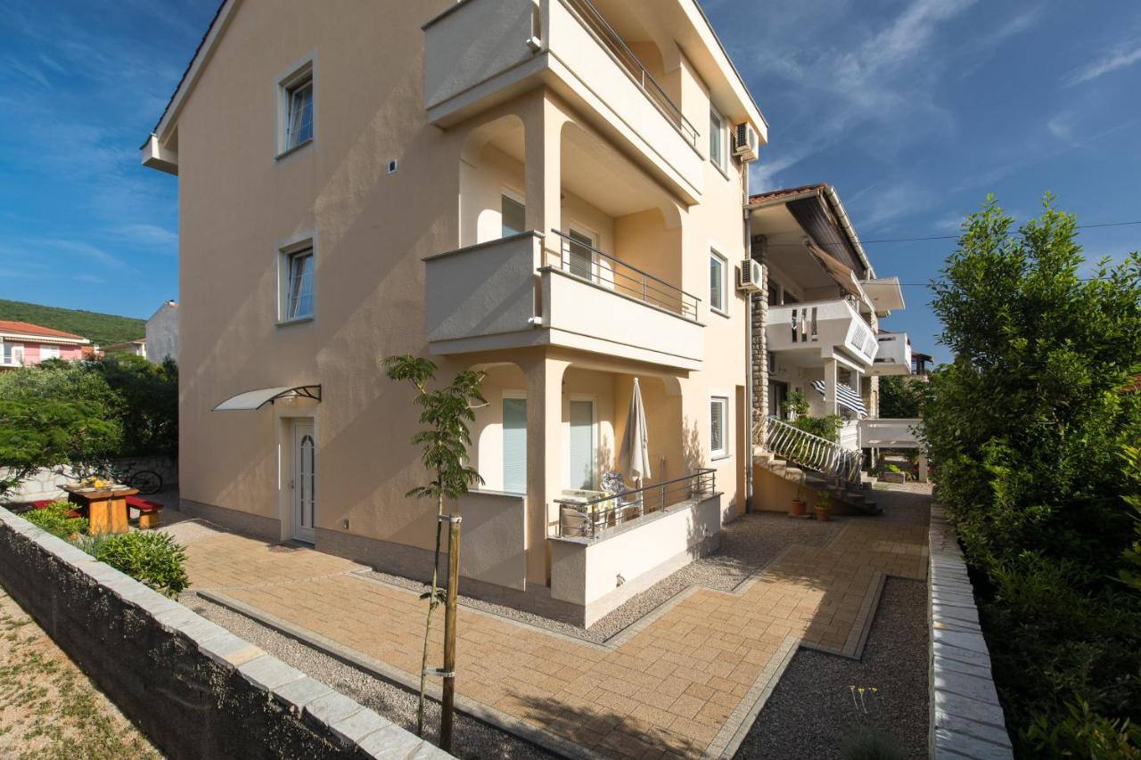 Mirjana * Location And Close To Apartment