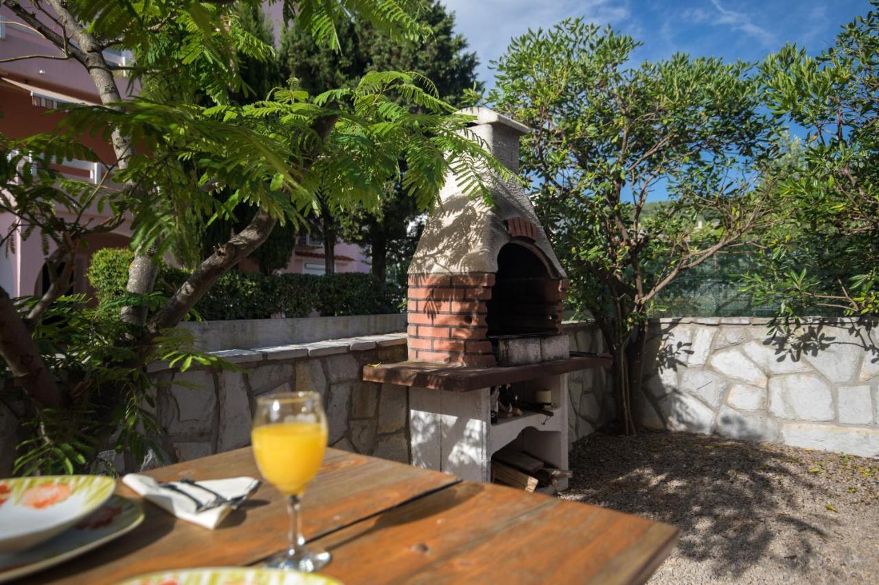 Mirjana * Location And Close To Apartment *