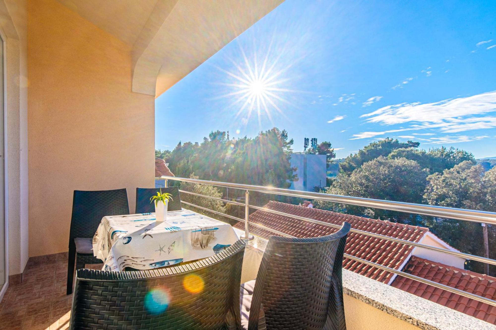 Mirjana * Location And Close To Apartment